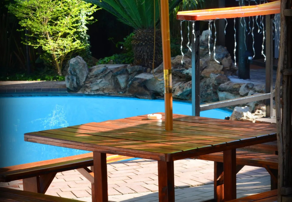 African Moon Corporate House