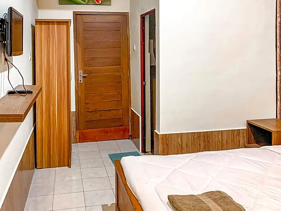 RedDoorz Near Transmart Lombok Mataram