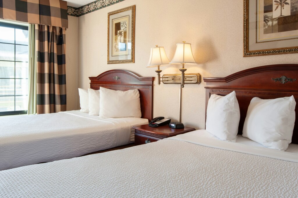 Studio City Court Yard Hotel