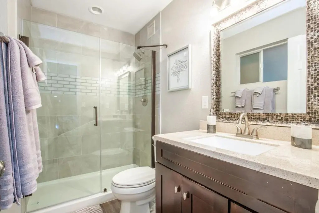 Modern Tempe Gem w Sparkling Pool and Game Room