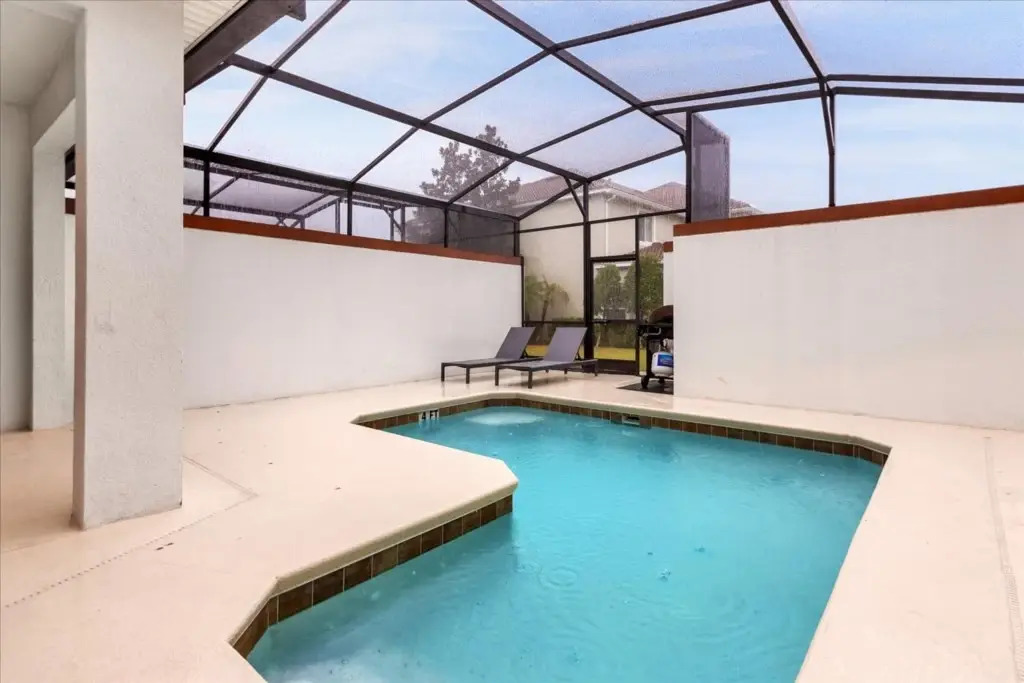 4 Bedrooms 3 Bathrooms Storey Lake 3195 Pp