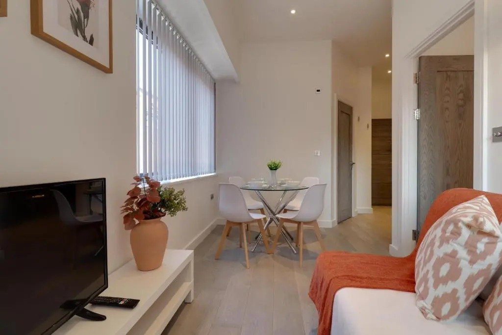 Stunning 1-Bed Deluxe Apartment in Slough
