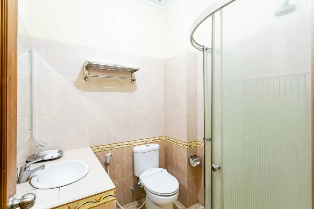 RedDoorz Plus near Alun Alun Karanganyar