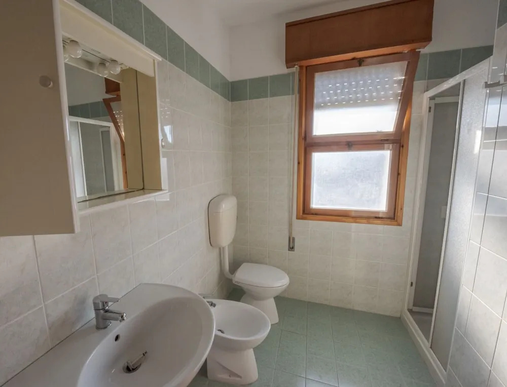 Flat in Building With Lift 250m From the sea