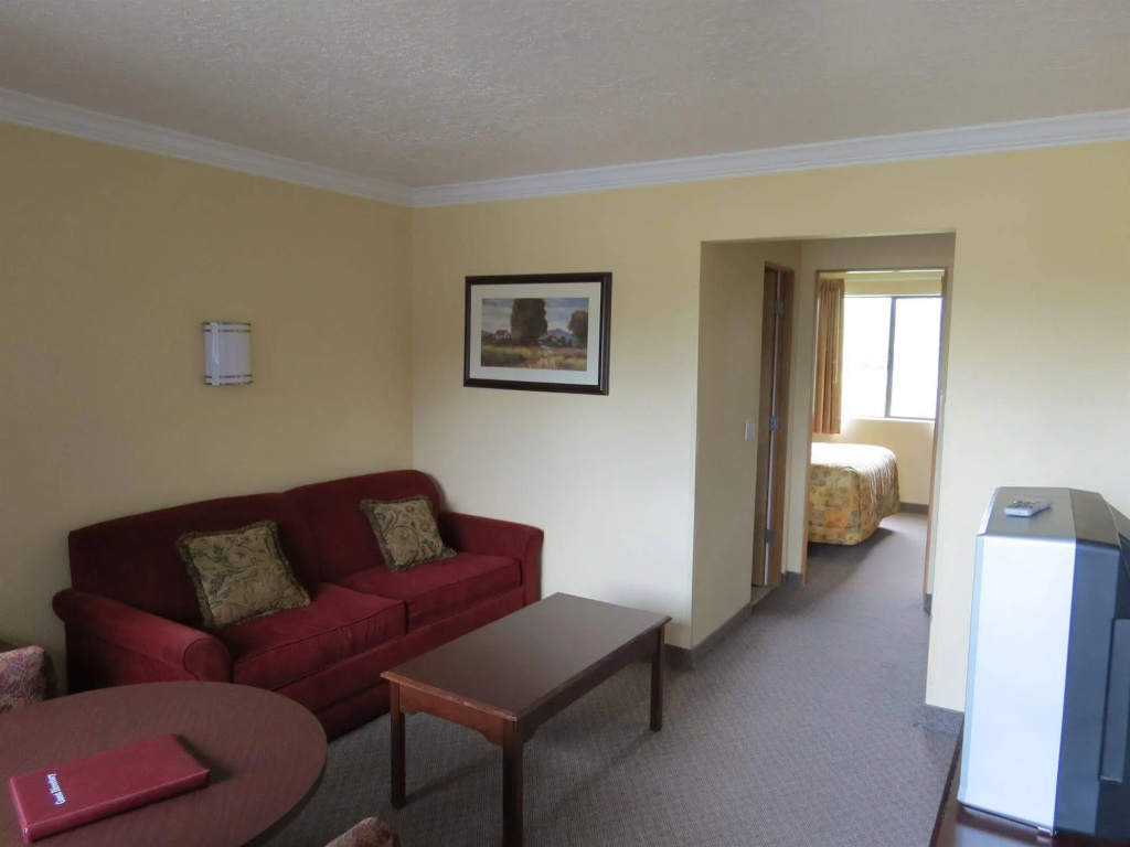 Western Royal Inn
