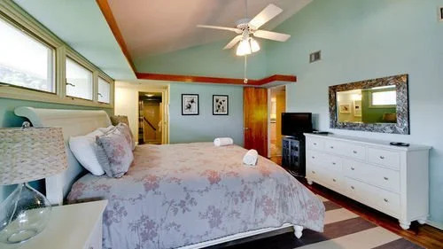 HoneyWood House