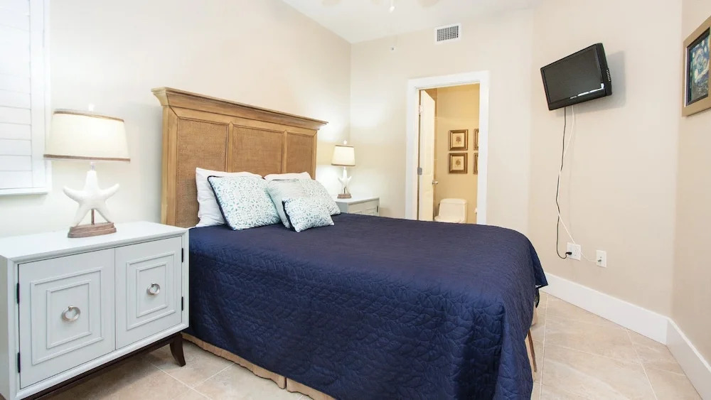 Coastal Condo With Spacious Wraparound Balcony - Unit Crc1202