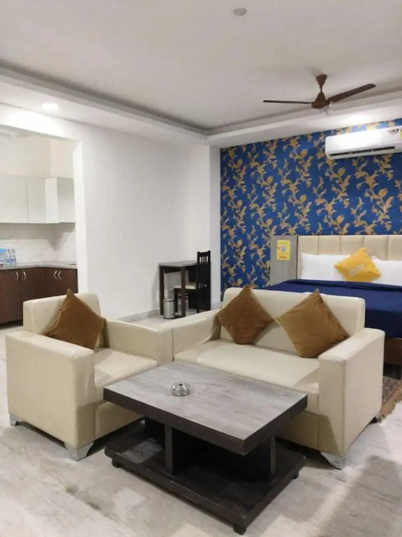 Lime Tree Hotel - Golf Course Road, Sector-43, Gurugram