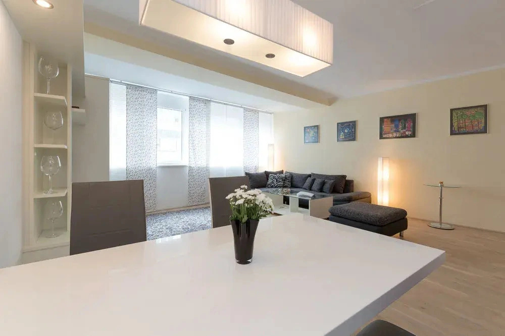 Design-Apartment Karlsplatz with Balcony