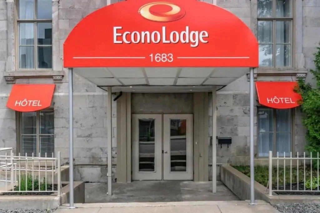 Hotel Louisbourg Montreal