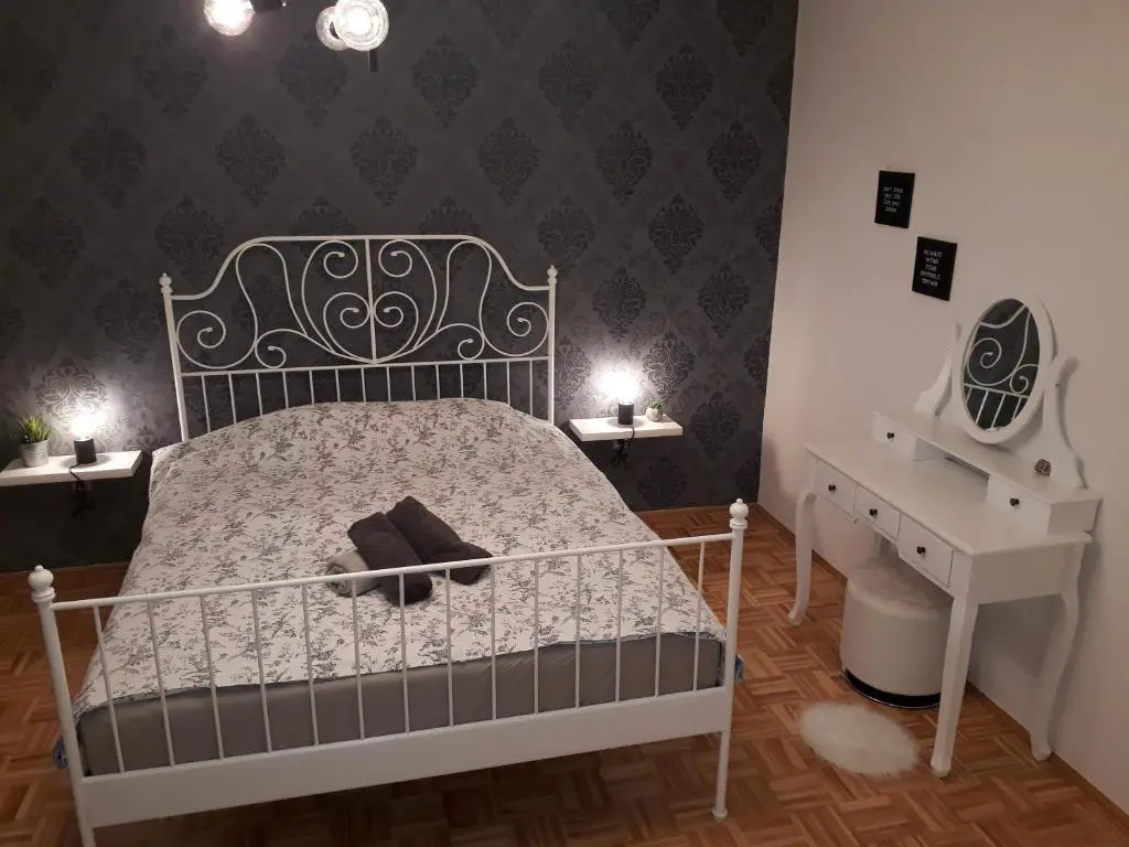 Apartment N&B