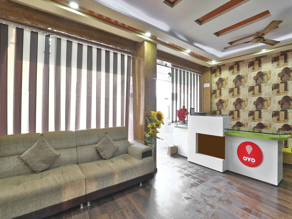 OYO 9240 Hotel Crystal Inn
