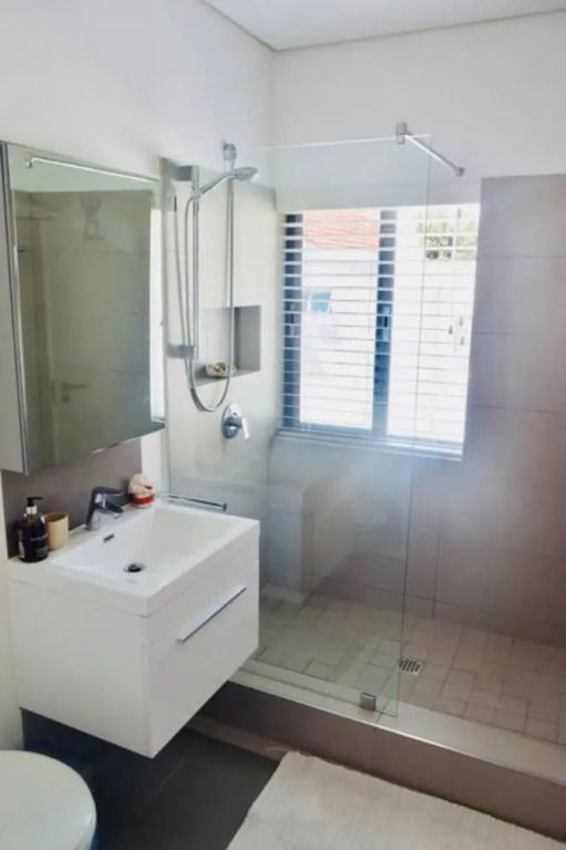2 Bedroom Apartment With Views in Cape Town