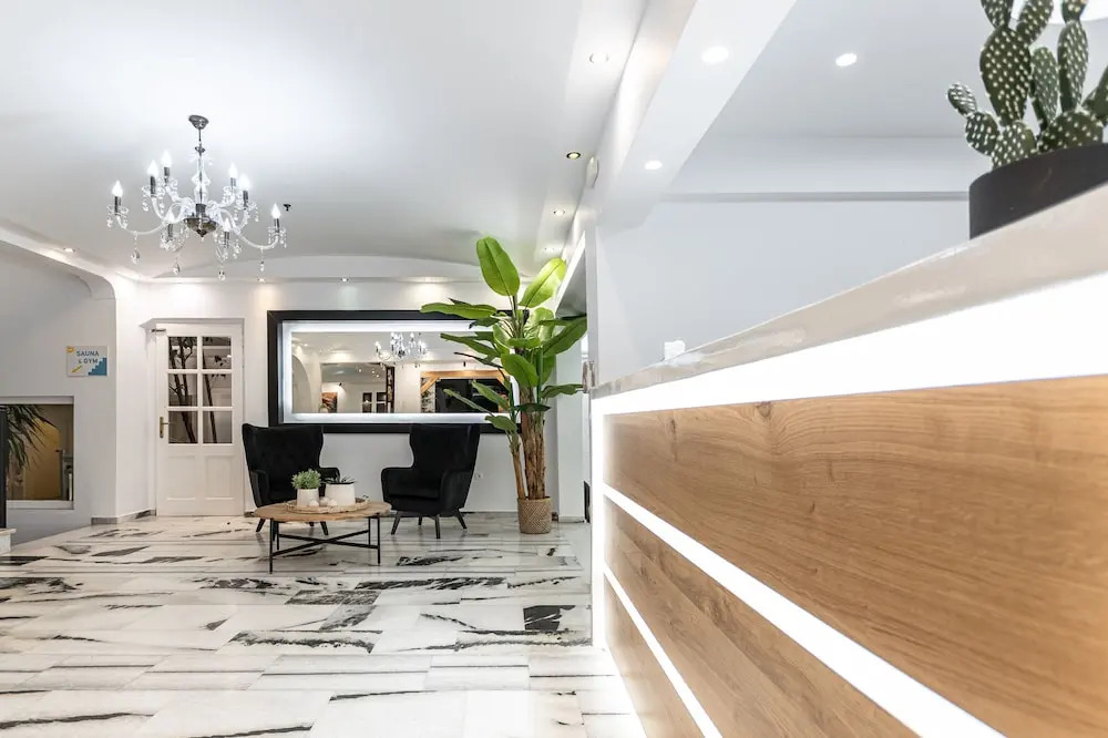 "Makava Suites" Your Luxe Urban Sanctuary