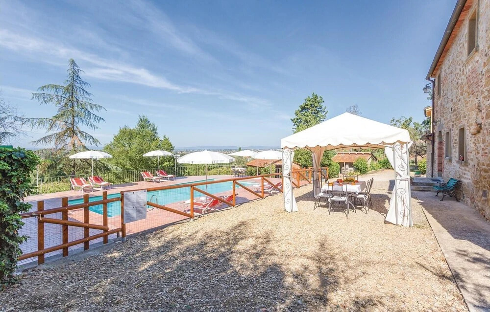 Beautiful Home in Castiglion Fiorentino With 4 Bedrooms, Wifi and Outdoor Swimming Pool
