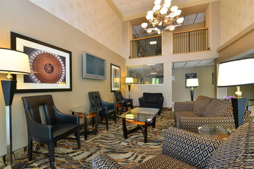 Comfort Inn & Suites Alexandria West