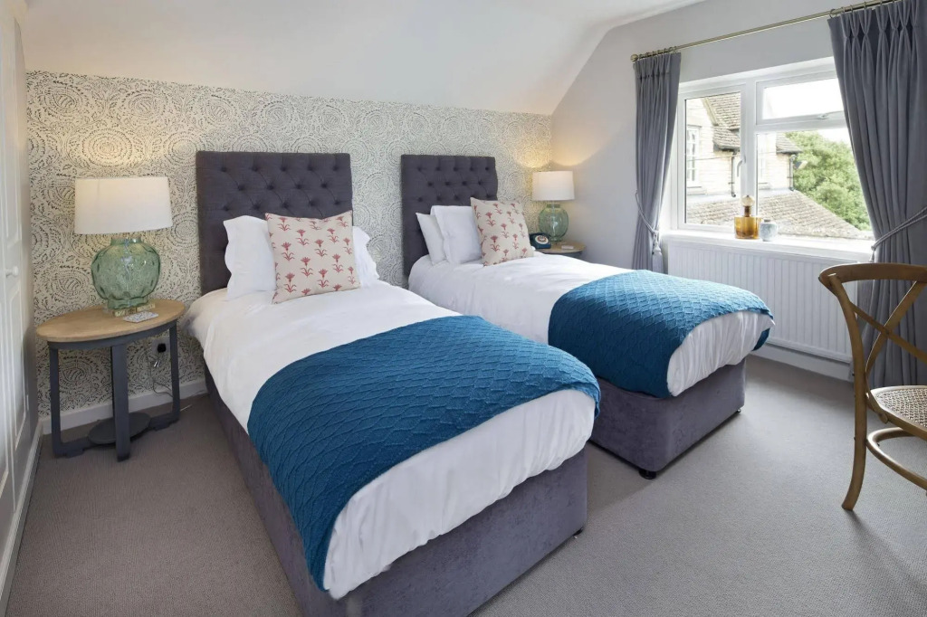 The Sheep on Sheep Street Hotel