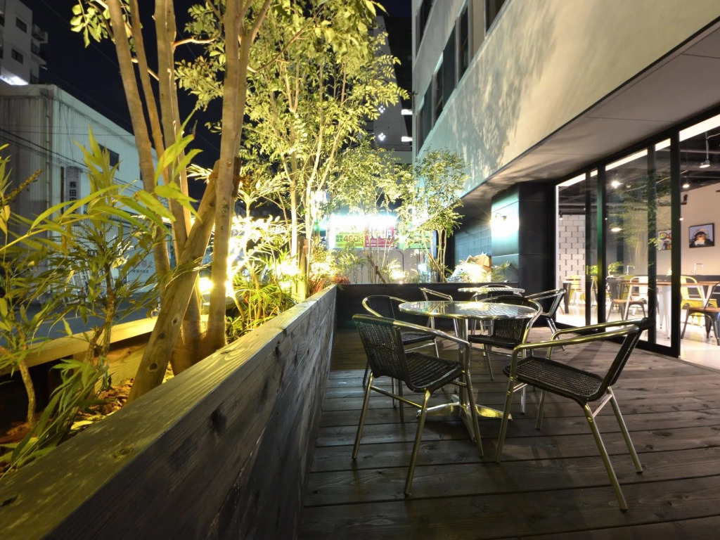 Very Hostel Namba