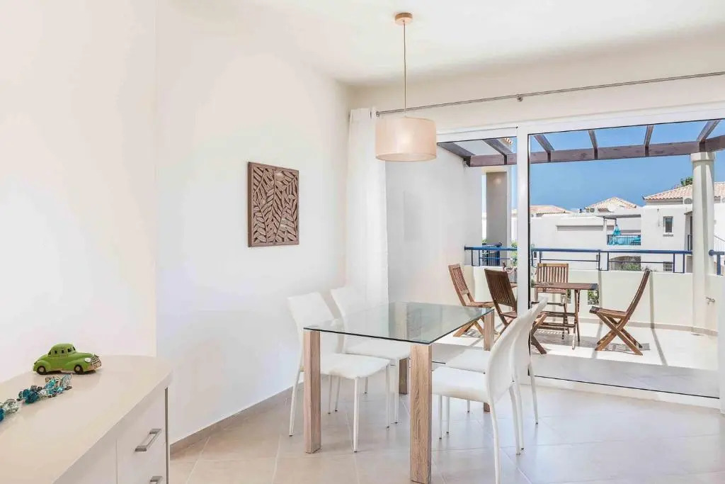 Resitour - Aphrodite Beachfront