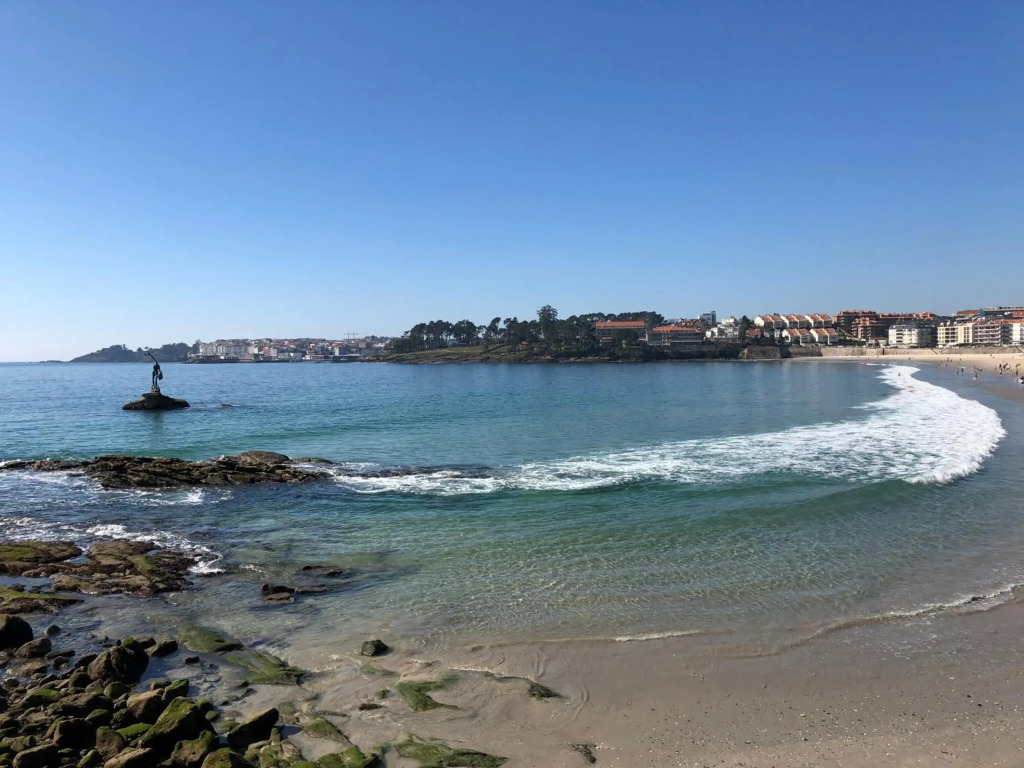 Acogedor apartamento a 50m de Playa Silgar