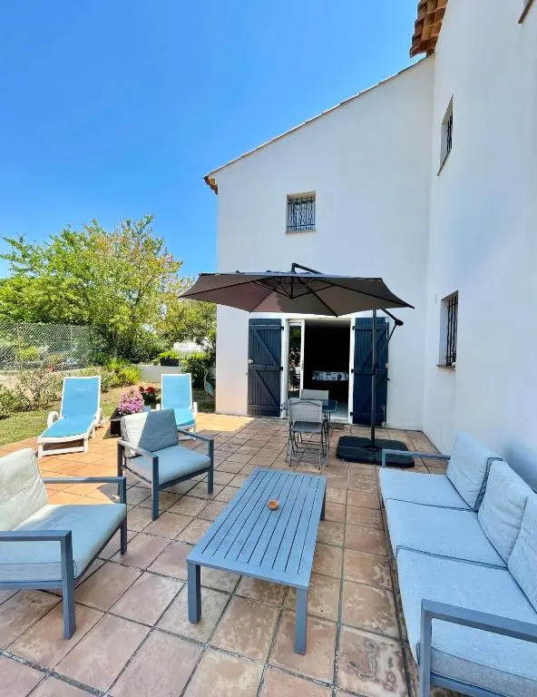 Studio classé 3 étoiles de 36 m2, indépendant dans villa avec piscine