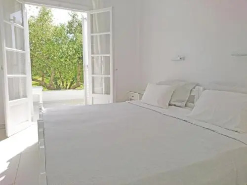 Yiannis Studios