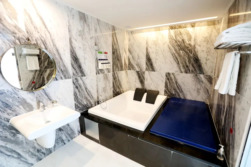 February Hotel Gimhae