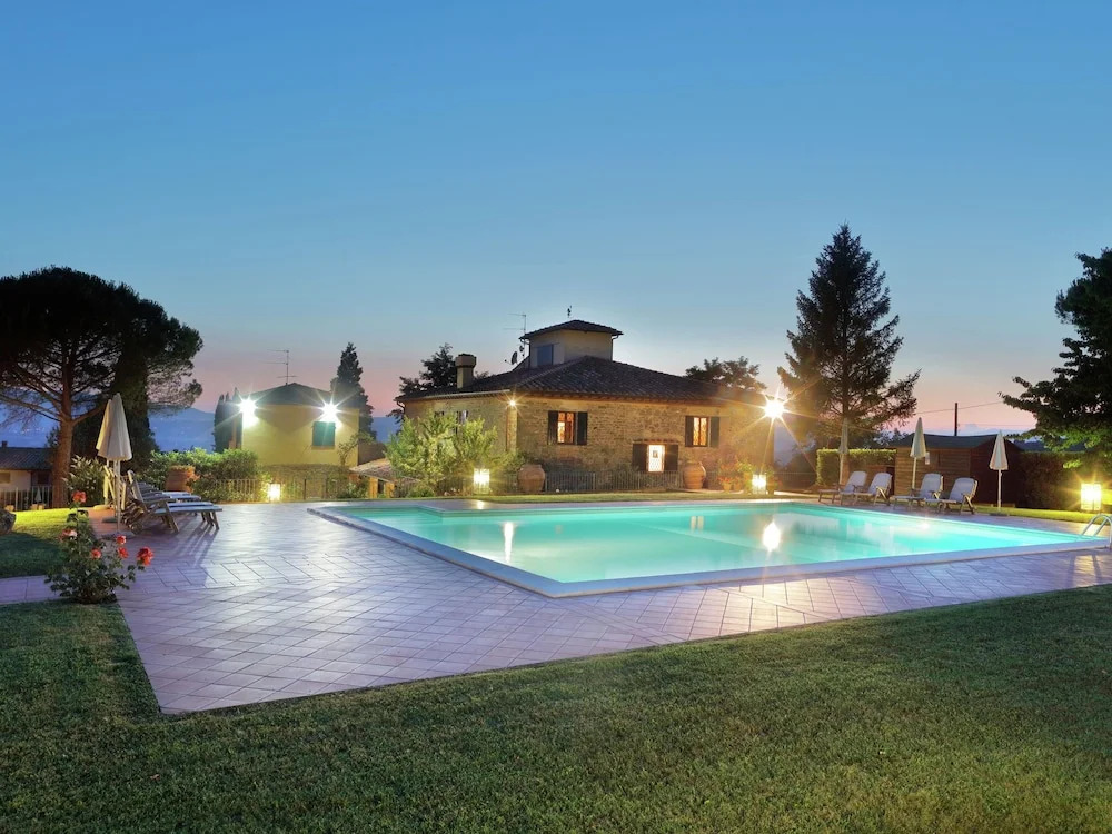 Attractive Apartment on Estate with Vineyards & Olive Grove near Florence