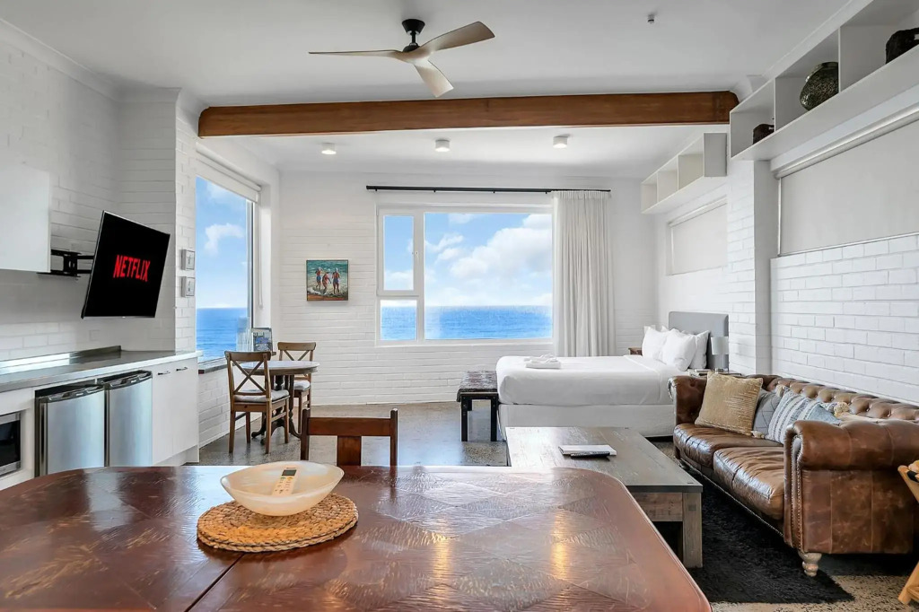 Cliffside: Bondi Beach