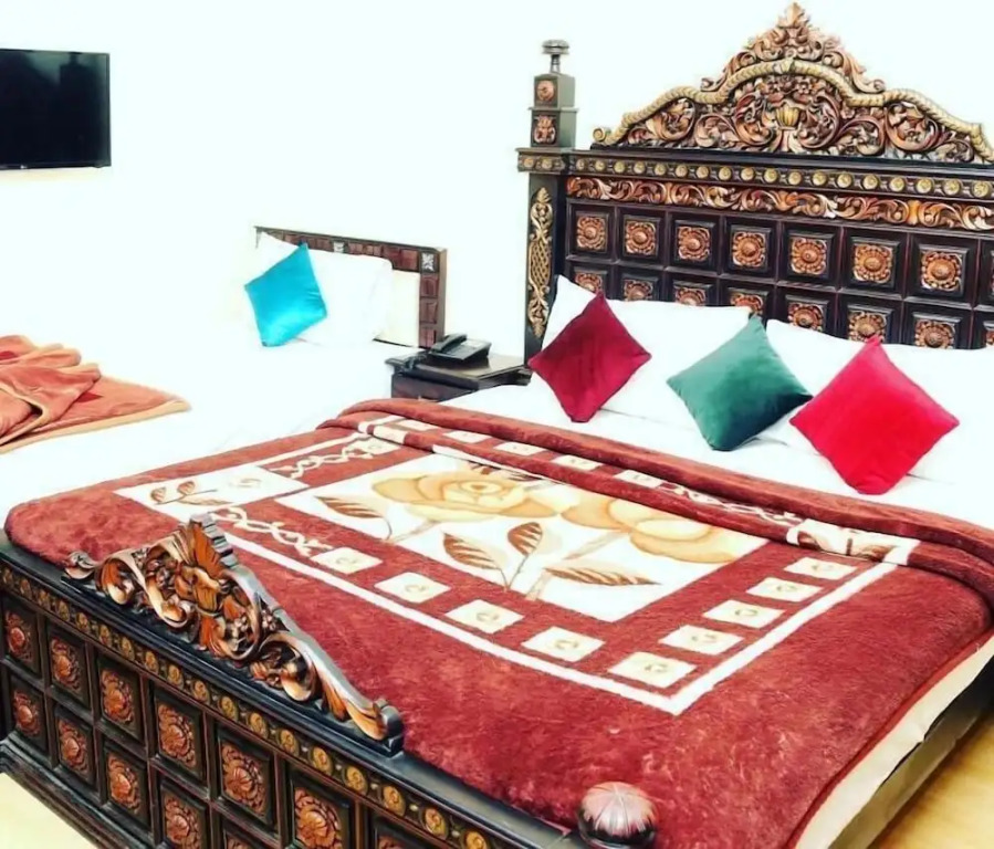 Hotel Serena Palace
