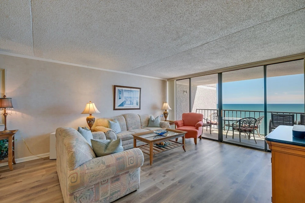 Oceanfront Myrtle Beach Condo w/ Outdoor Pool