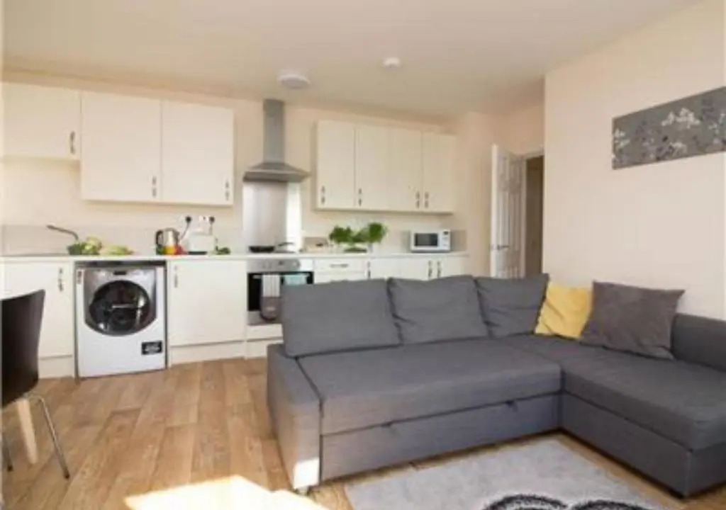 Stayzo Premiere Serviced Accommodation - 17