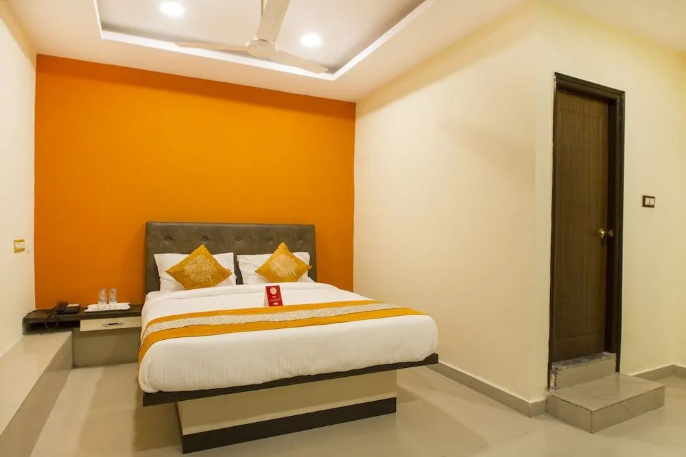 OYO 3968 Chandras Residency
