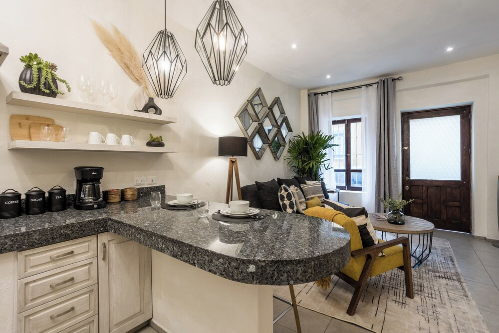 1BR Rooftop King Suite Casita in Centro