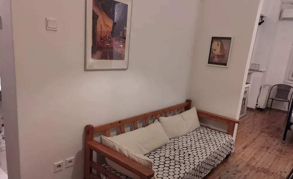Large Studio/family Apartment