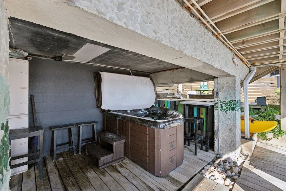 Breathtaking Beach Front House 3 Bedroom Home by RedAwning
