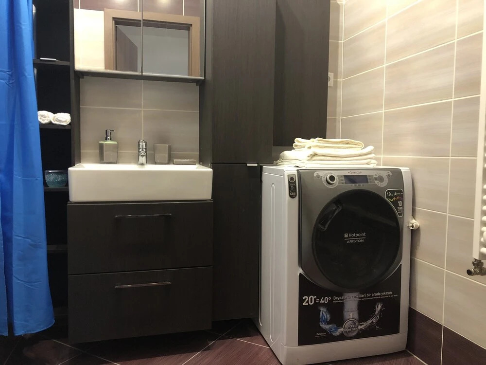 DeLuxe Apartments