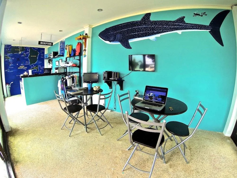 Davy Jones Locker Hotel