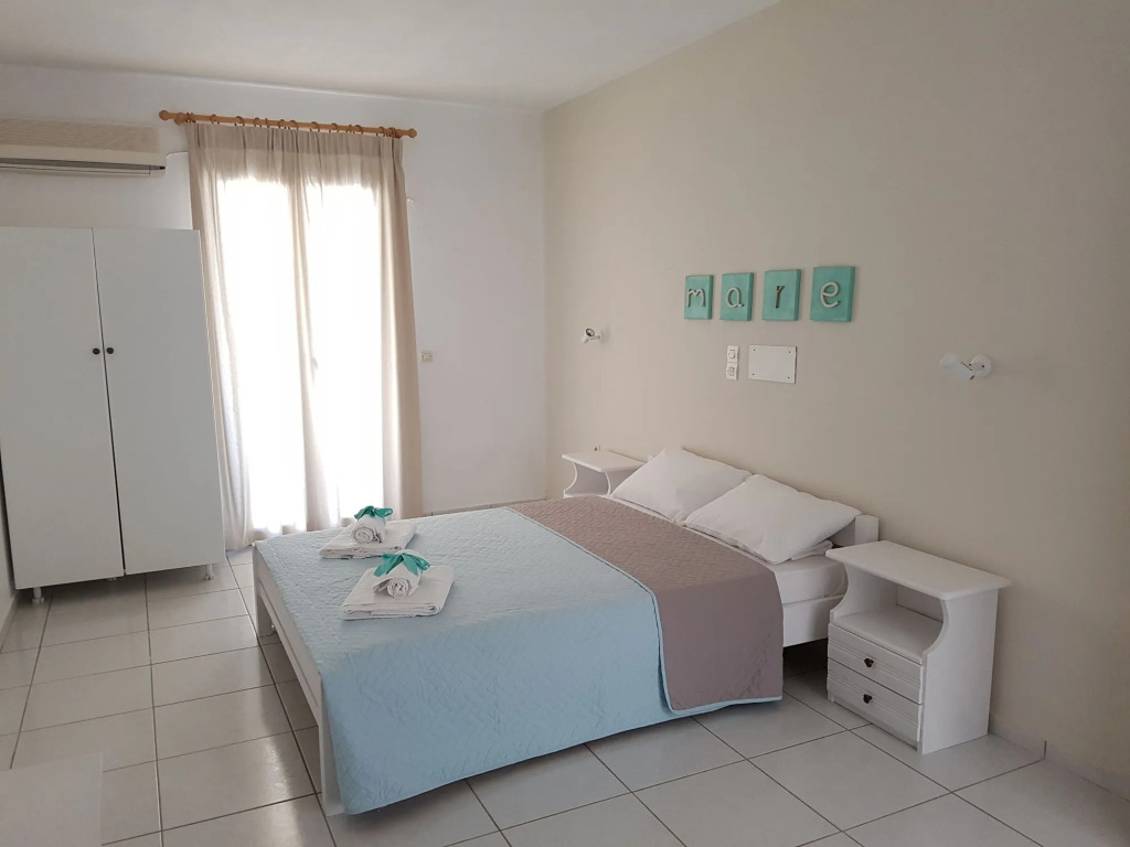 Petros Studios & Suites