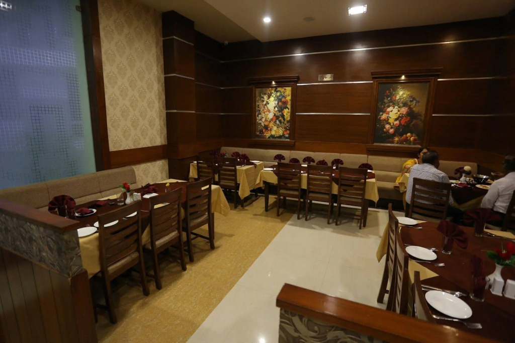 Hotel Paras Inn by Treebo Hotels