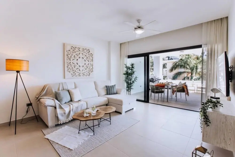 Amazing Condo With Picuzzi Steps From the Beach