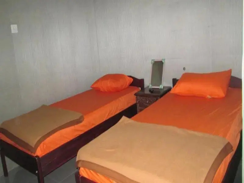 OYO 90868 Ikhwan Guest House Syariah
