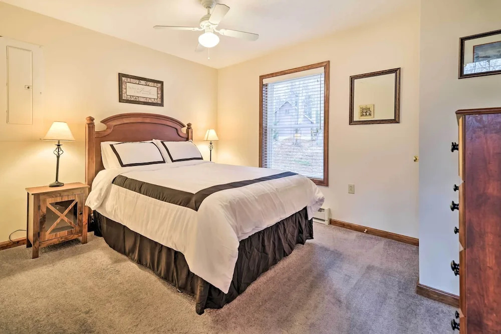 Home in Arrowhead Lake Pocono PA - Lake Access, Hot Tub, Fire Pit, and Amenities Included