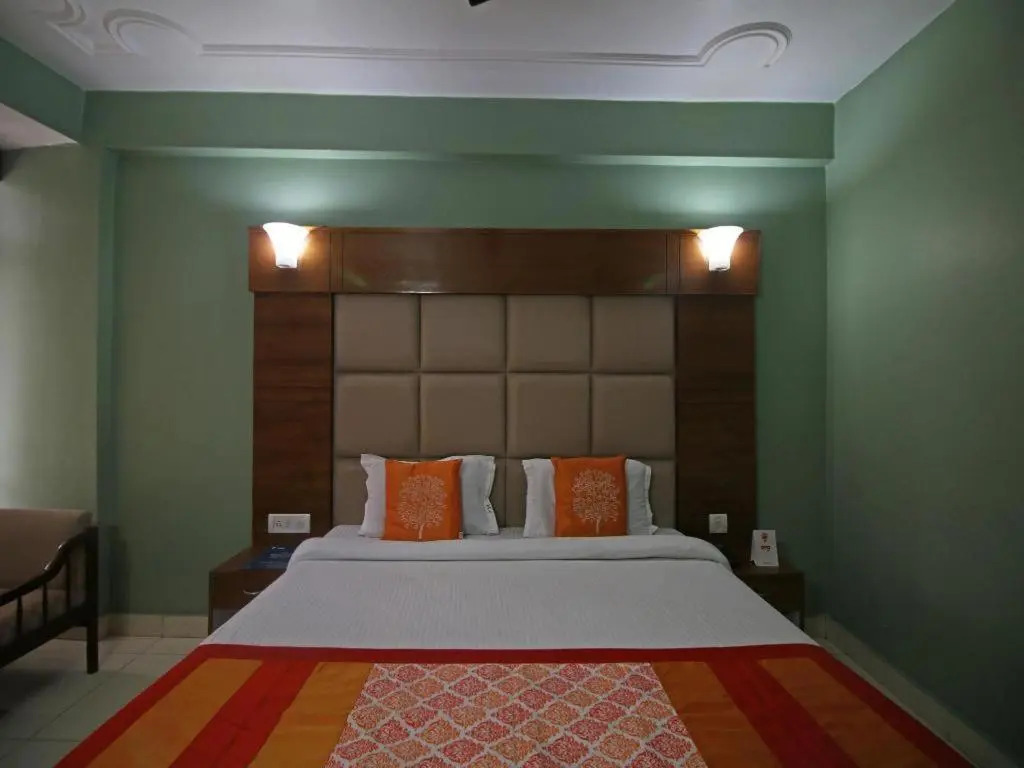 Hotel Charlene - Mall Road, Mussoorie