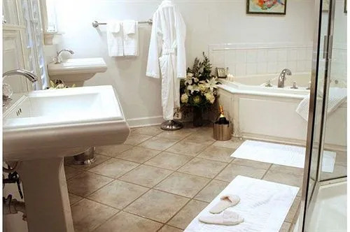 Five Gables Inn And Spa