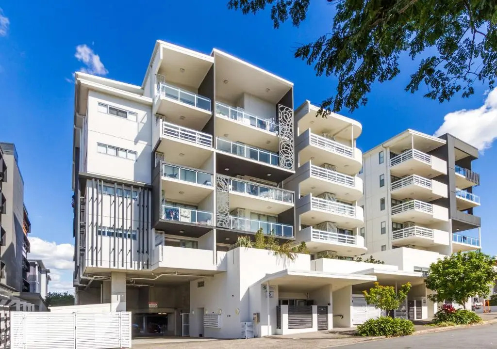 Luxurious 3BDR Townhouse in Great Location