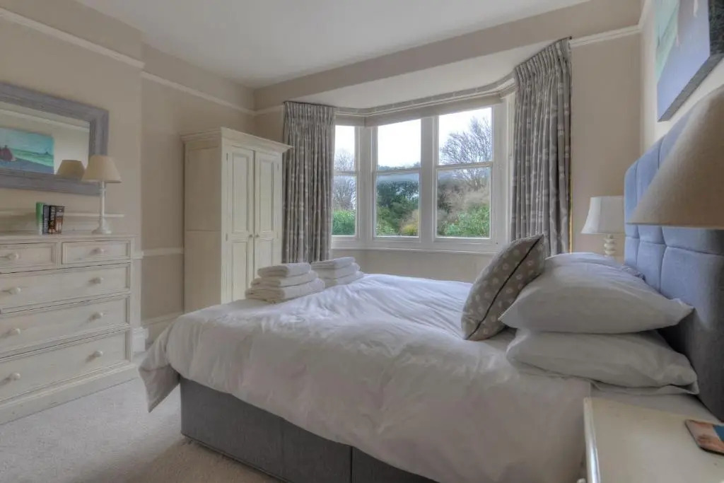 2 Hadleigh Villas