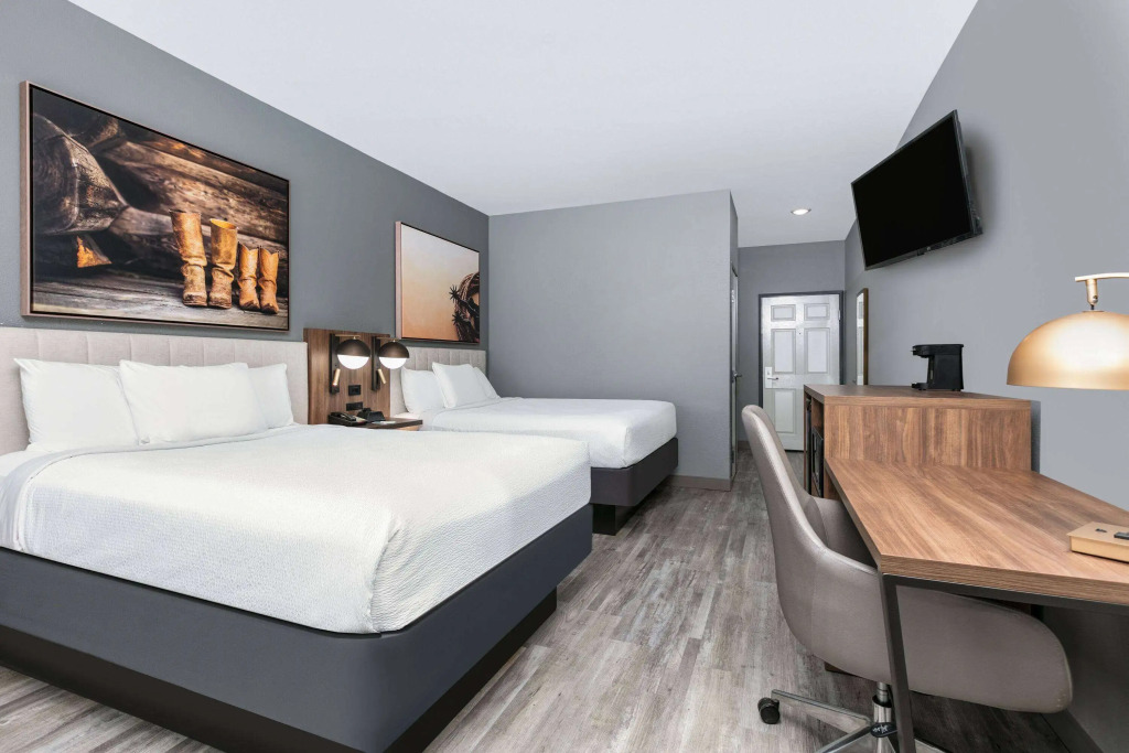 La Quinta Inn & Suites by Wyndham Decatur