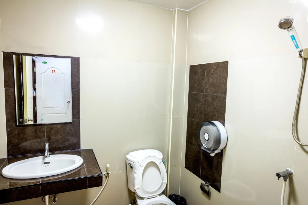 Goldengate Guesthouse - Hostel