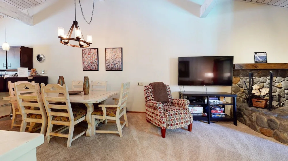 Mammoth West 106 Spacious Condo Just A Short Walk to Canyon Lodge by RedAwning